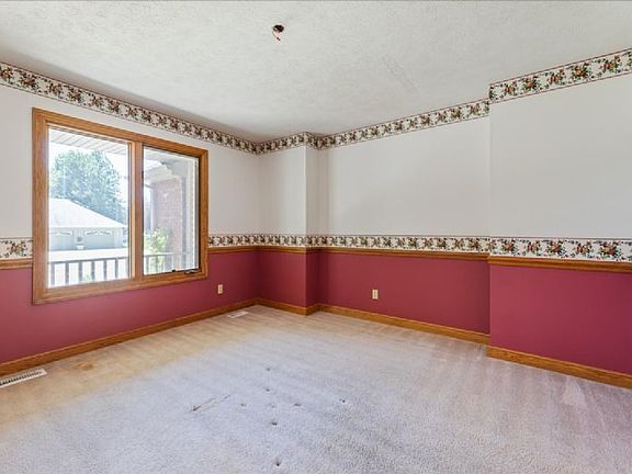 5th image of 1710 Timber Ln