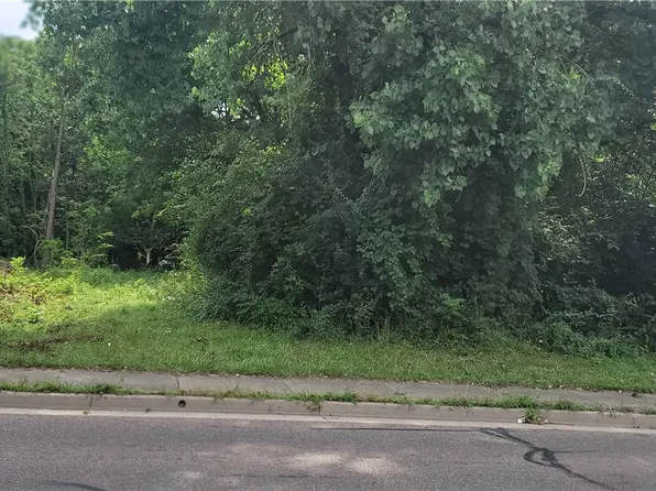 849 East Ave, Akron, OH 44307