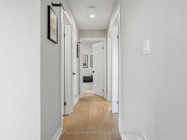 111 Greenstem Cres — Photo 18