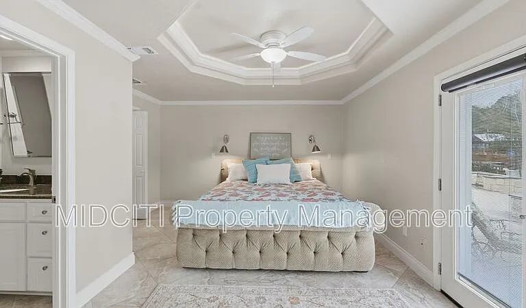 156 Trelawney St — Photo 28