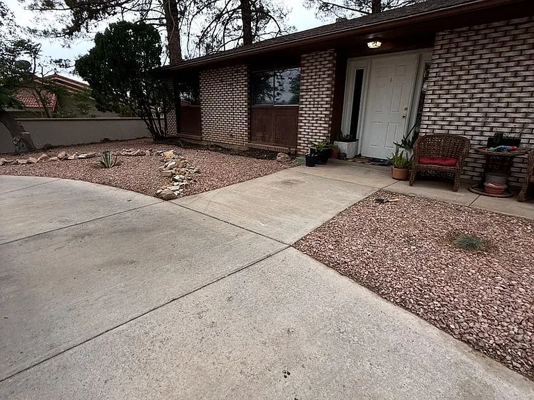 2980 S Bloomington Dr W — Photo 2