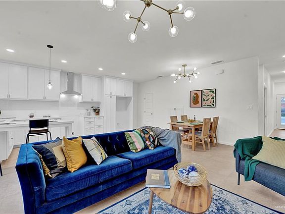 5th image of 2633 Warbler Ave