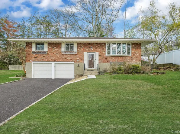 13 Bee Drive, Hauppauge, NY 11788
