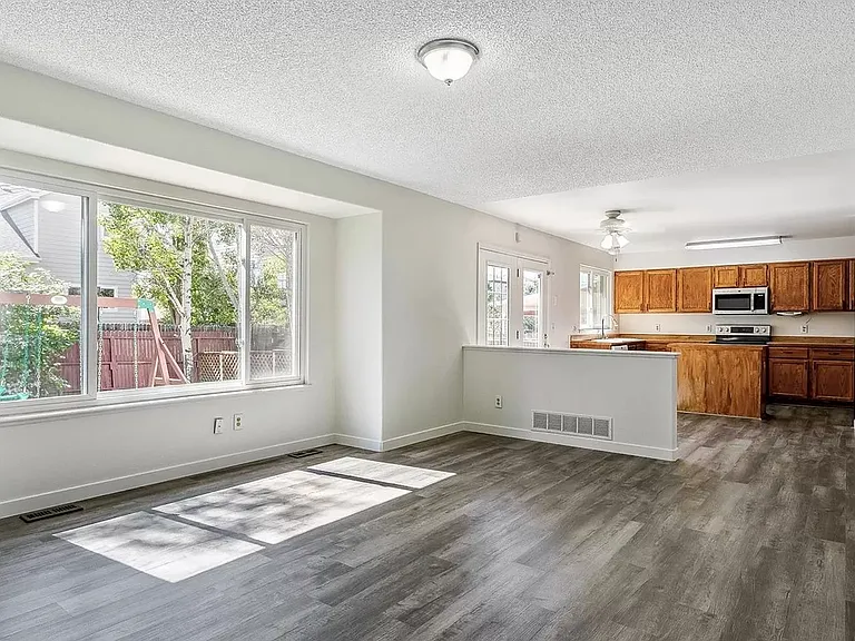 6945 Ashley Dr — Photo 22