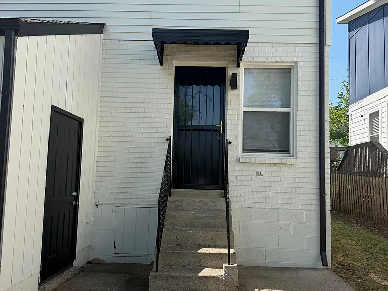 940 31st Ave N #B — Photo 2