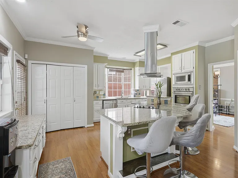 2114 Gentryside Dr — Photo 14