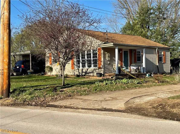 872 Cedar Grove Rd, Parkersburg, WV 26104