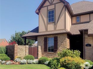 929 Villas Creek Dr, Edmond, OK 73003