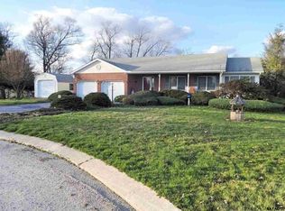 1099 Clinton Ct, Spring Grove, PA 17362