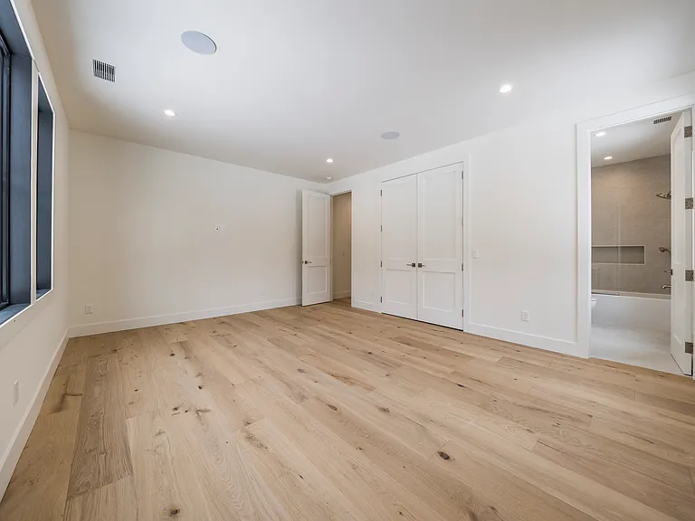 33 Harbor View Dr — Photo 21
