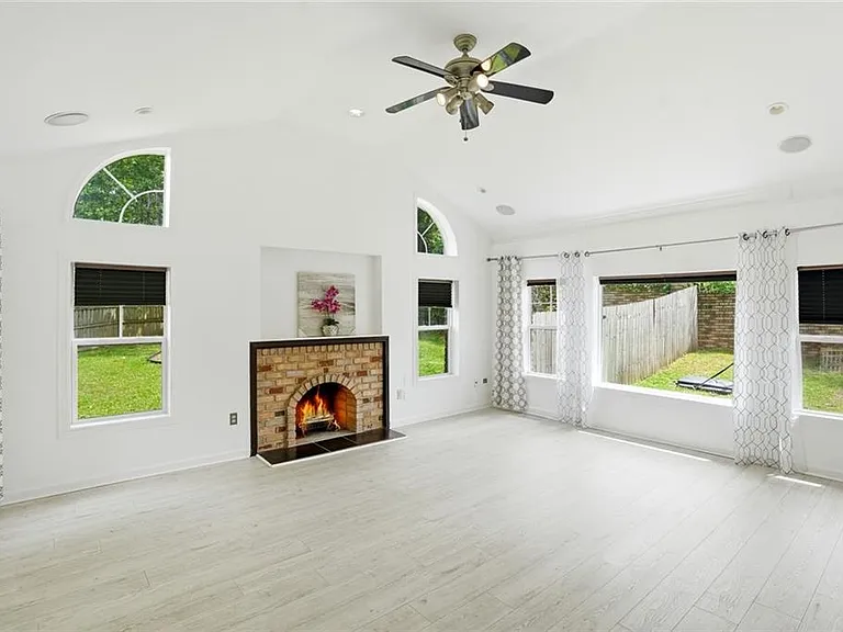5291 Manhasset Cv — Photo 4