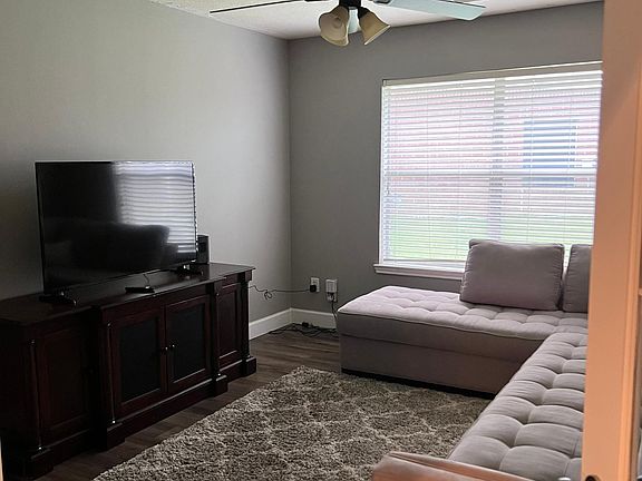 2nd image of 3007 Glenwood Dr