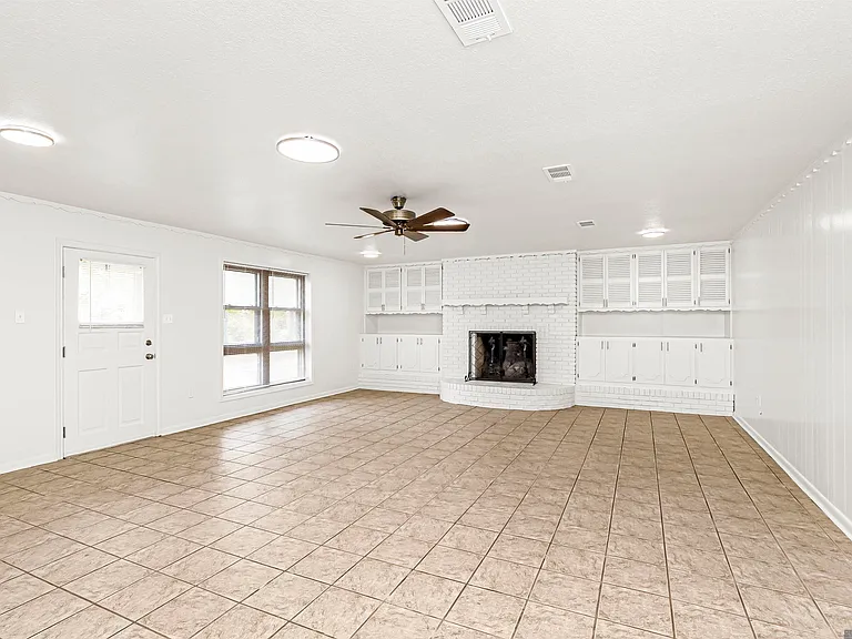 11444 Saint Lawrence Dr — Photo 4