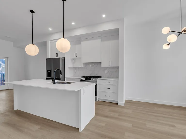 2704 25th Ave SW — Photo 3
