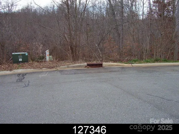 812 Ashley Ct, Lowell, NC 28098