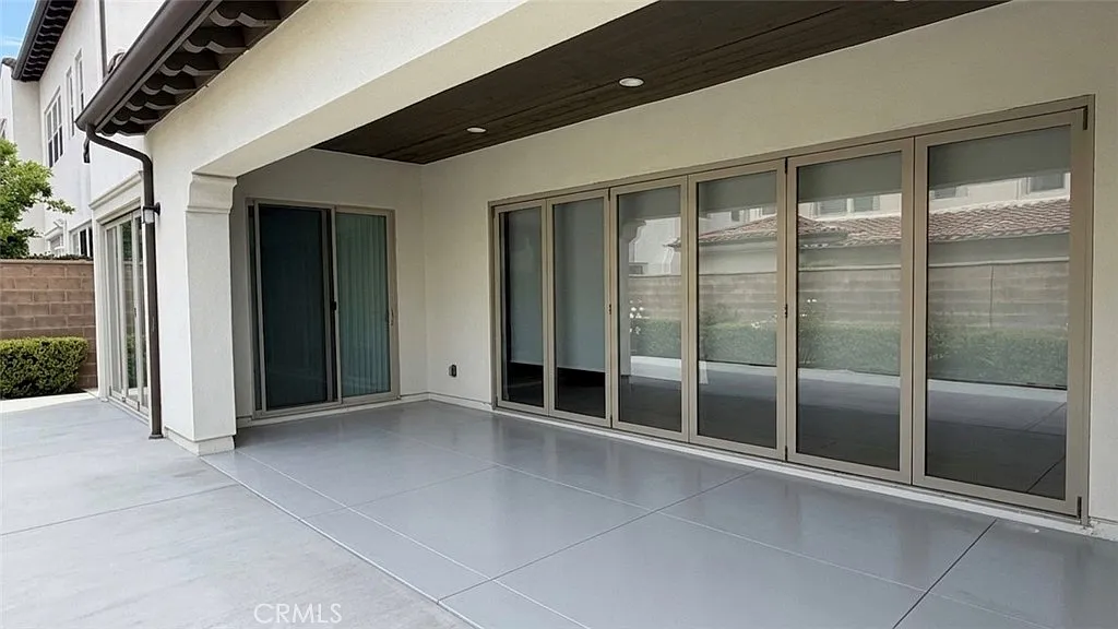 4 bed, 4.5 bath, 3285 sqft, $7,500 — Photo 4