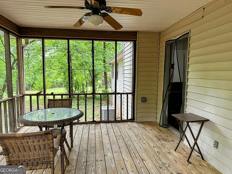 640 Hemphill Rd — Photo 20