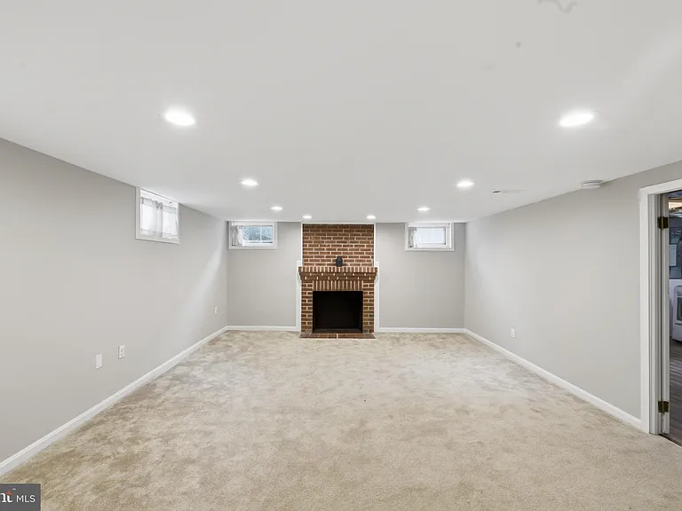 8132 Pleasant Plains Rd — Photo 19