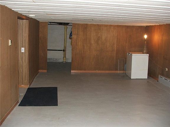 4th image of 1012 Flossmoor Ave
