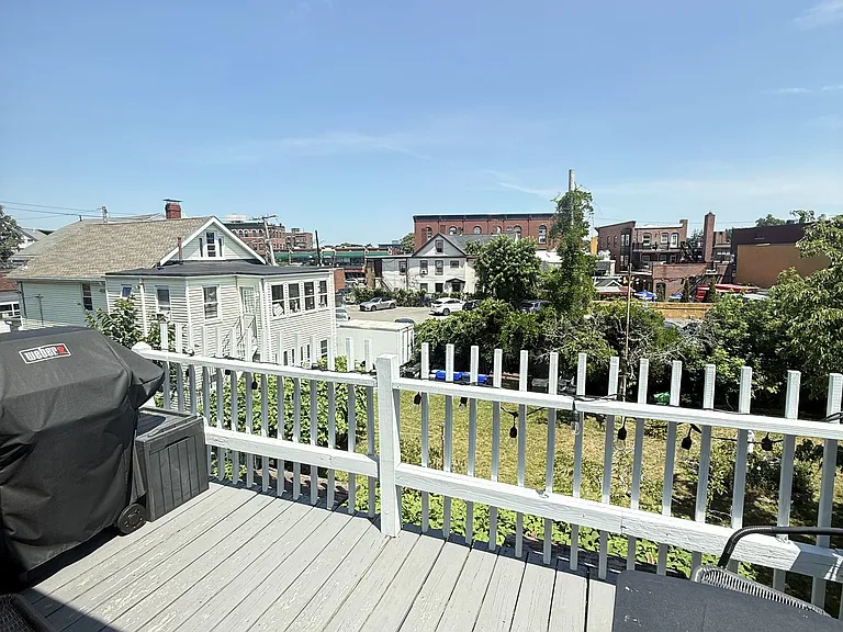 27 Peaceable St #2 — Photo 10
