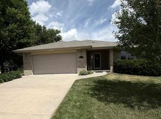 60 Pinewood Ave, Seward, NE 68434