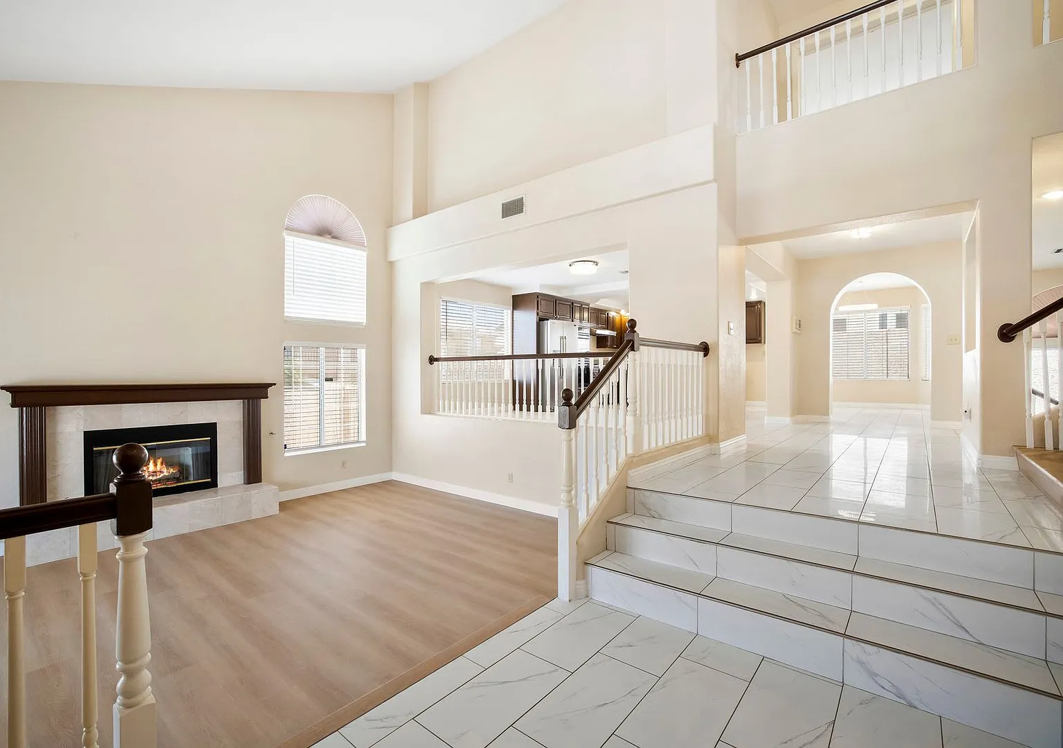 Gorgeous Southwest Luxury On A Corner Lot! — Photo 3