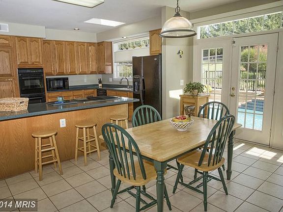4th image of 7171 Brewster Ln