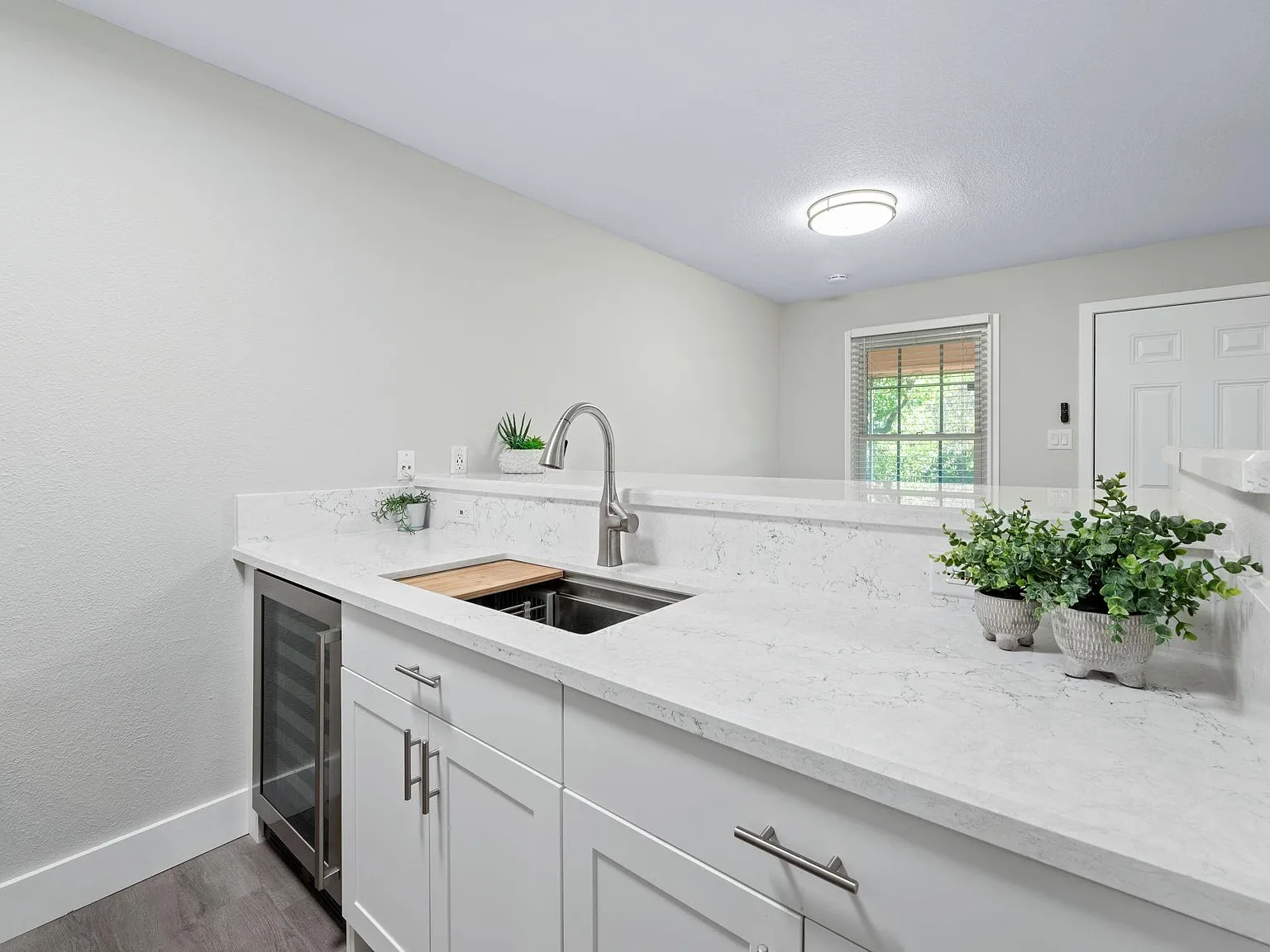 2 bed, 1.0 bath, 786 sqft, $1,600 — Photo 3