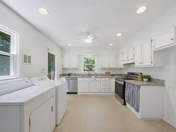 5th image of 3801 Eck Dr