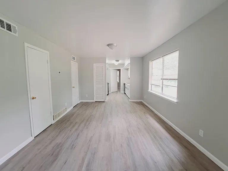 633 Rutgers Dr — Photo 6