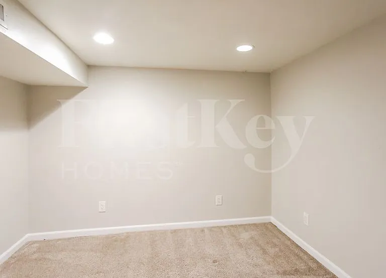 5126 S Delaware Ave — Photo 14