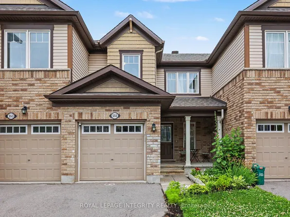555 Foxlight Cir, Ottawa, ON K2M 0L9