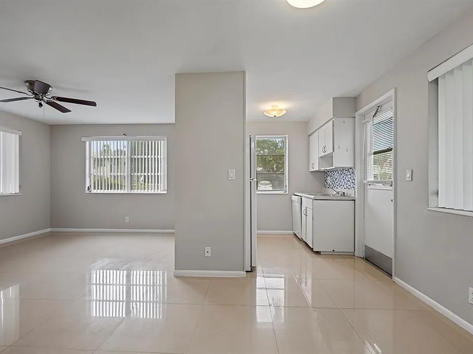 2130 NE 42 Ct Lighthouse Point, FL 33064