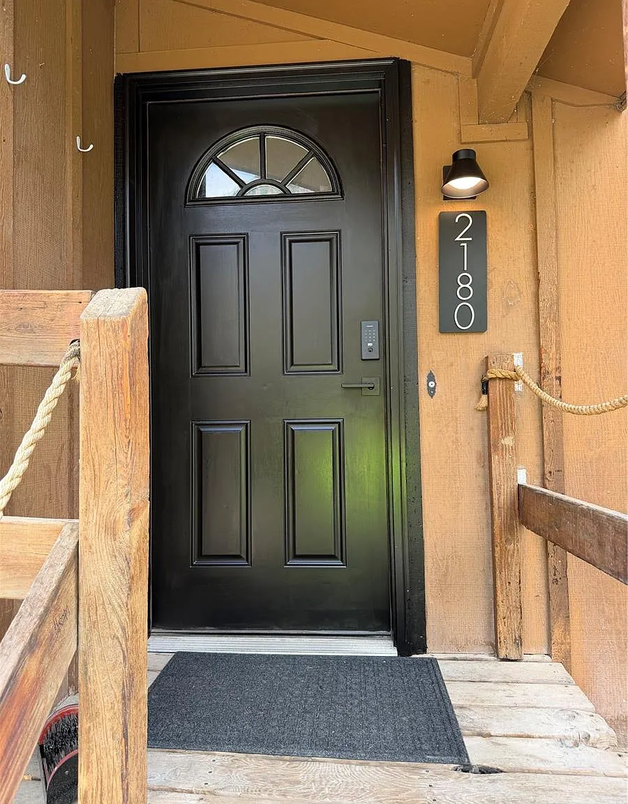 3 bed, 1.5 bath, 1120 sqft, $2,800 — Photo 2