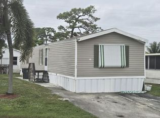 5953 Cherokee Dr #213, Lake Worth, FL 33463