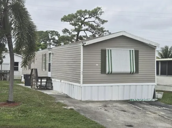 5953 Cherokee Dr #213, Lake Worth, FL 33463