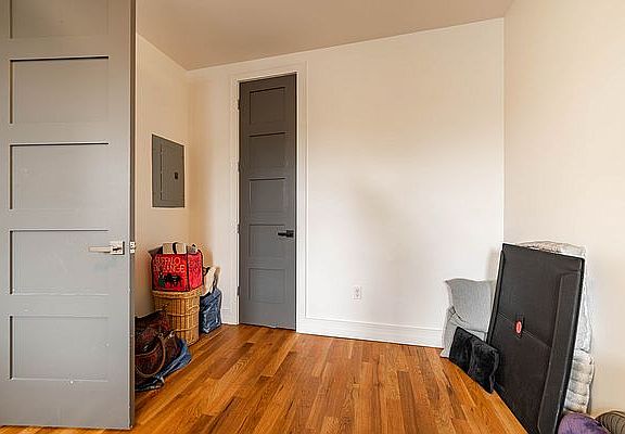 4th image of 1030 Carroll St APT 4E