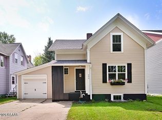 404 S 4th St, Grand Forks, ND 58201