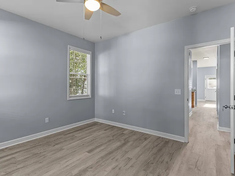 117 Avondale Ave — Photo 14