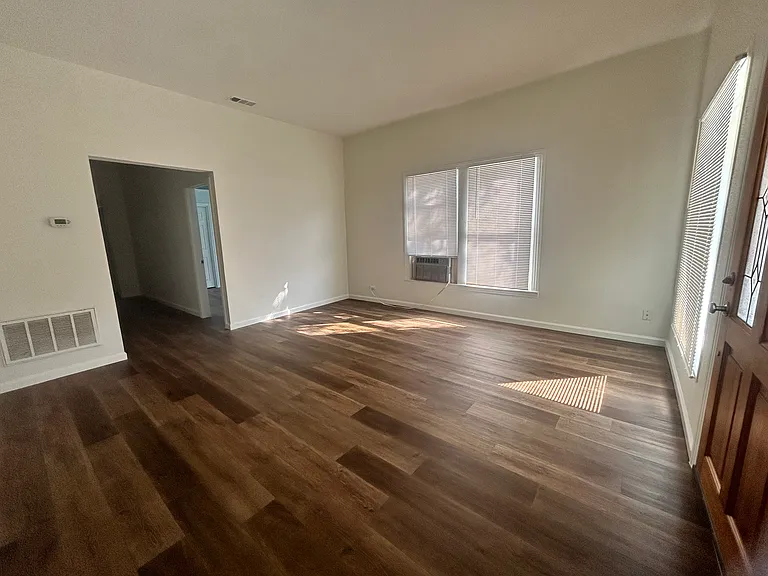 5611 Tremont St — Photo 7