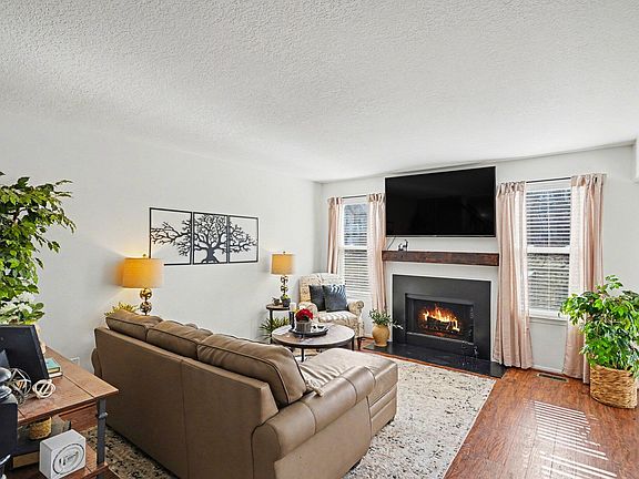 2nd image of 4404 Willow View Ct