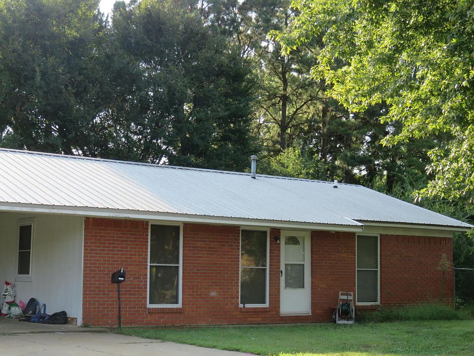 1st image of 206 Woodstock Ln