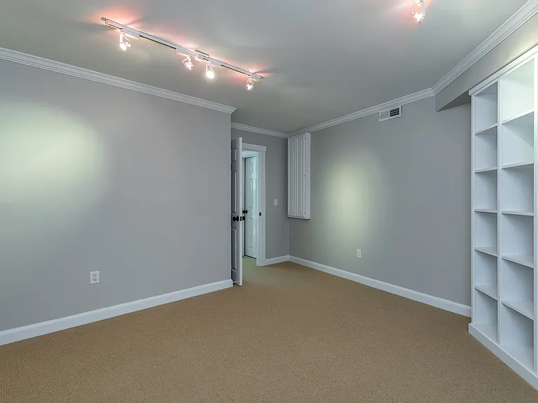 2 Emerson Ct — Photo 31