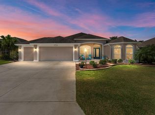 1786 Red Clover Ln, The Villages, FL 32163