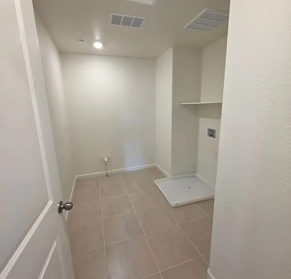 2386 Satin Leaf Ct — Photo 14