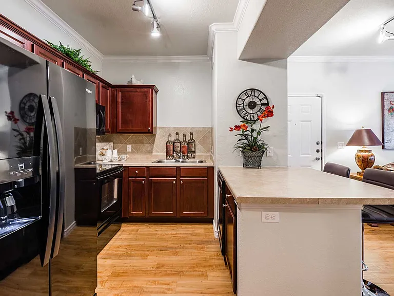 Plantation Apartments — Photo 54