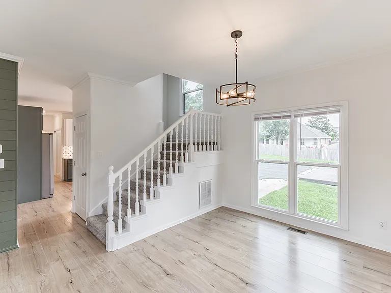 122 Sleepy Hollow Ct — Photo 6