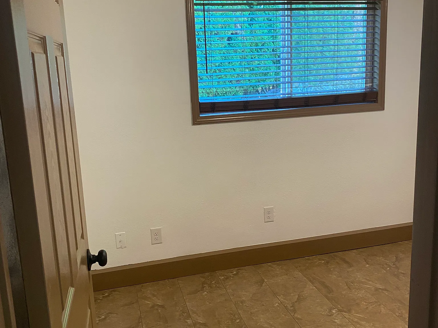 1 bed, 750 sqft, $1,400 — Photo 4