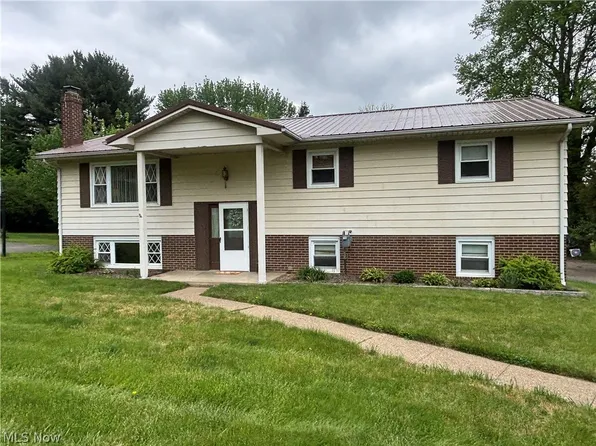 311 Kelly Cir, Zanesville, OH 43701