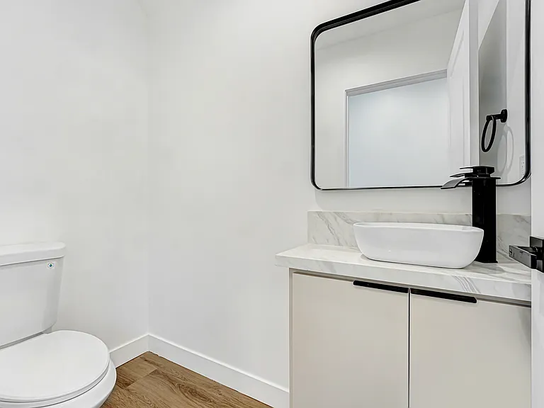 5348 Oakland St — Photo 7